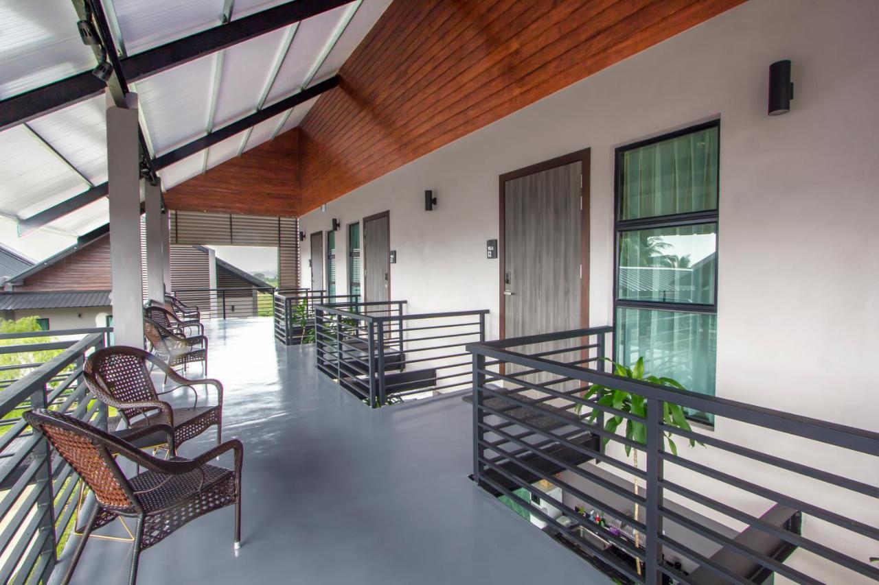 Villa Paddy Padang Mat Sirat Exteriör bild