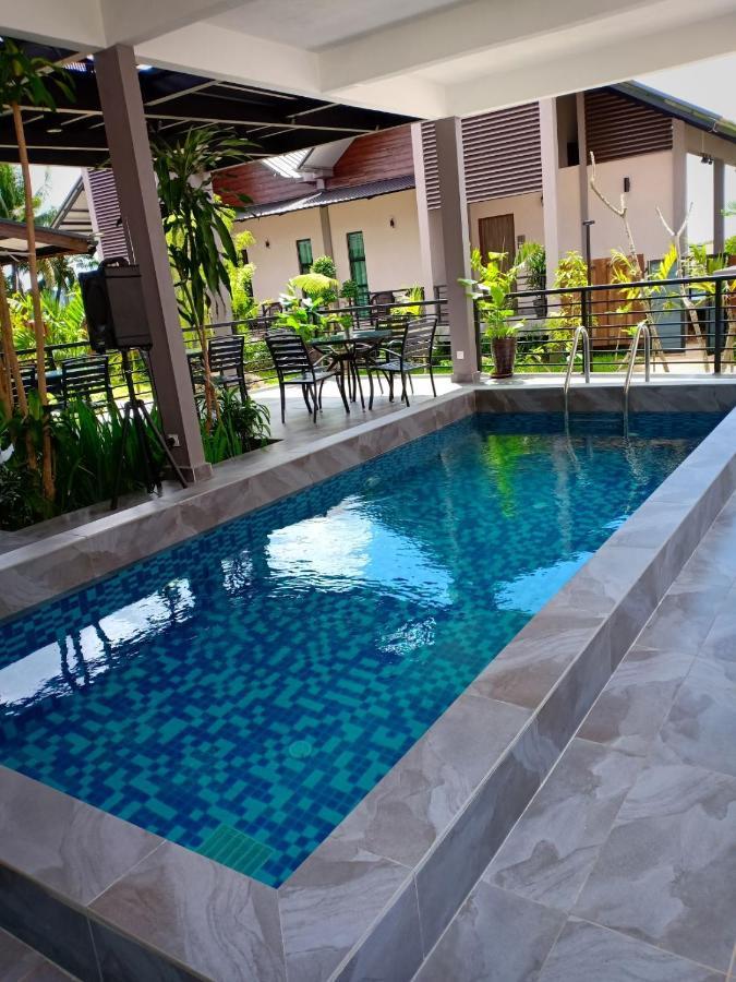 Villa Paddy Padang Mat Sirat Exteriör bild