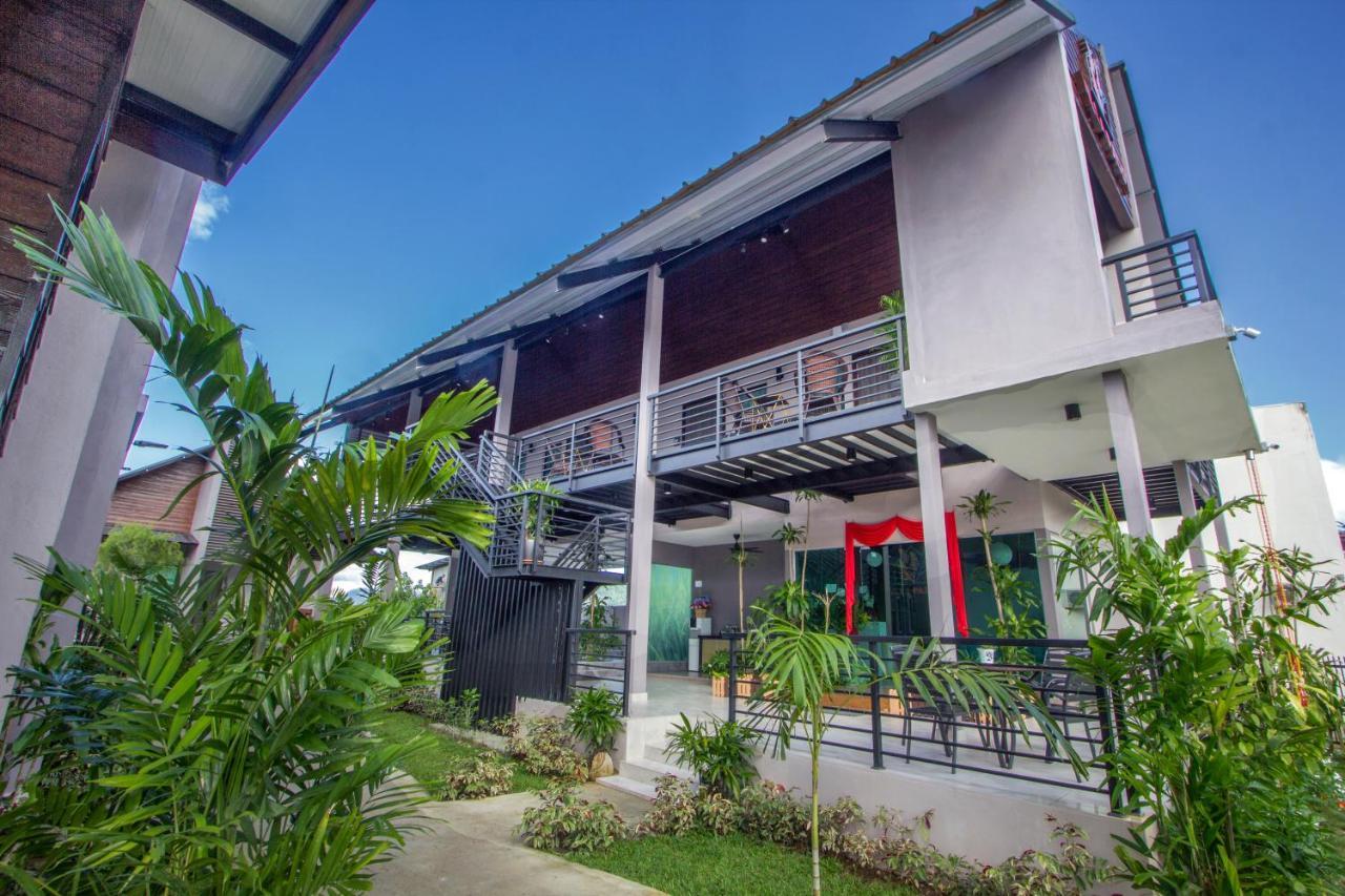 Villa Paddy Padang Mat Sirat Exteriör bild