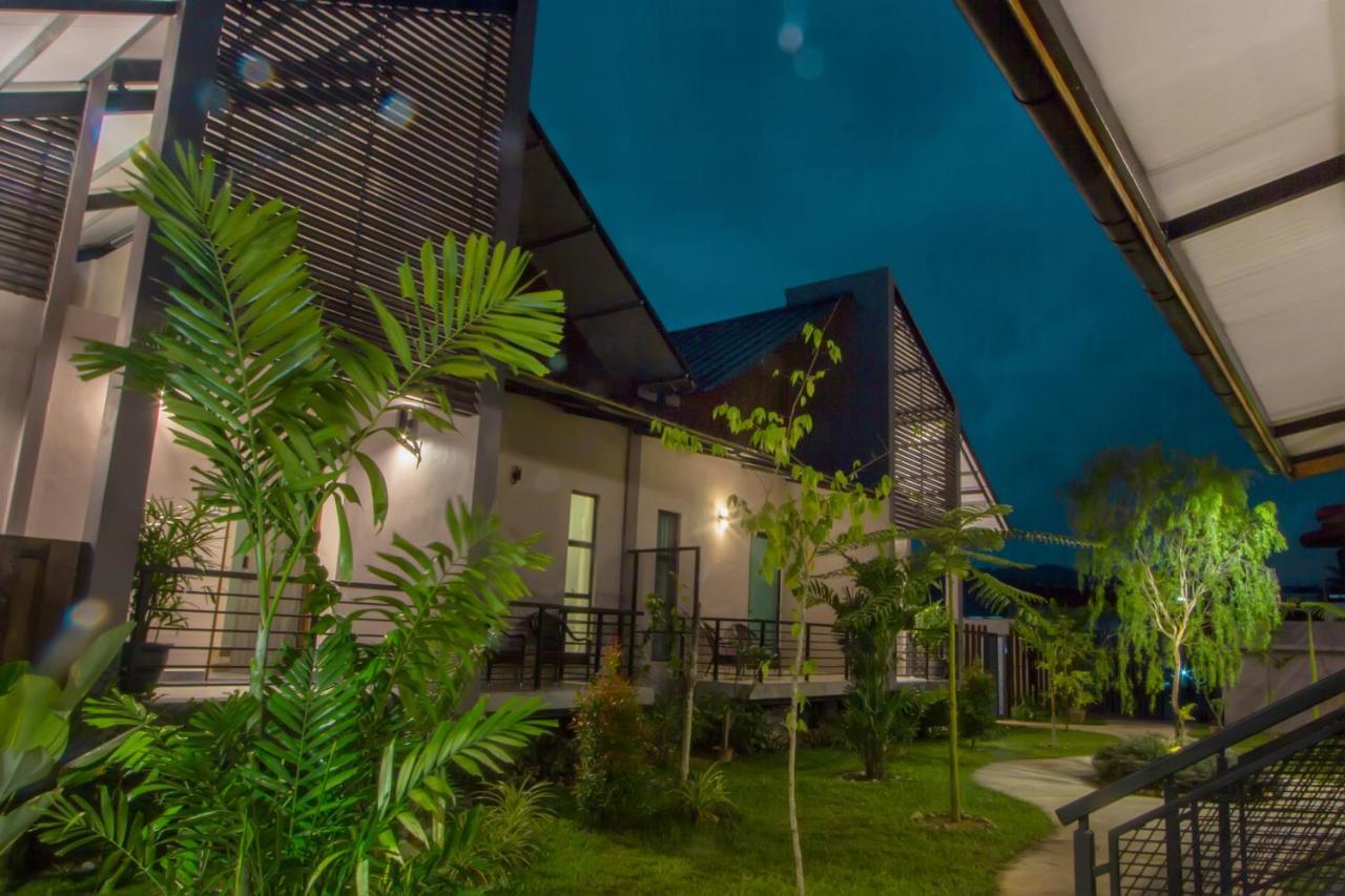 Villa Paddy Padang Mat Sirat Exteriör bild