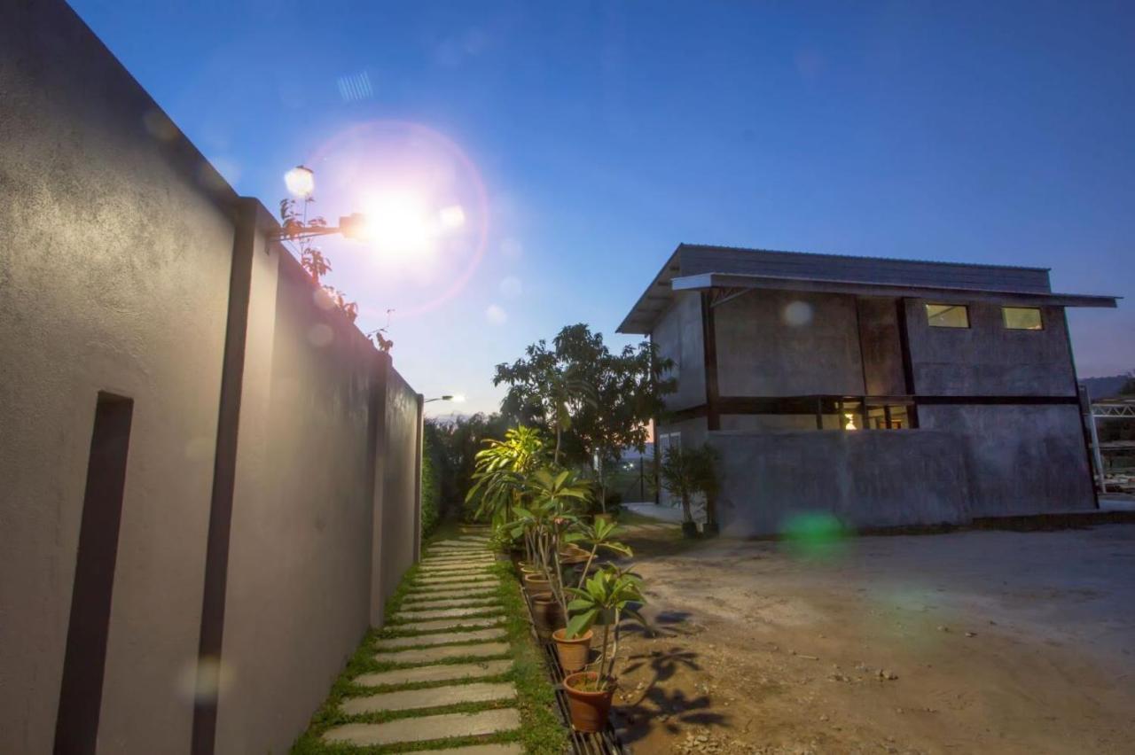 Villa Paddy Padang Mat Sirat Exteriör bild